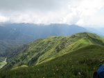 Отрог 2395-2251, где то там Сус Сус и есть. Вид с Ацгарского перевала..JPG